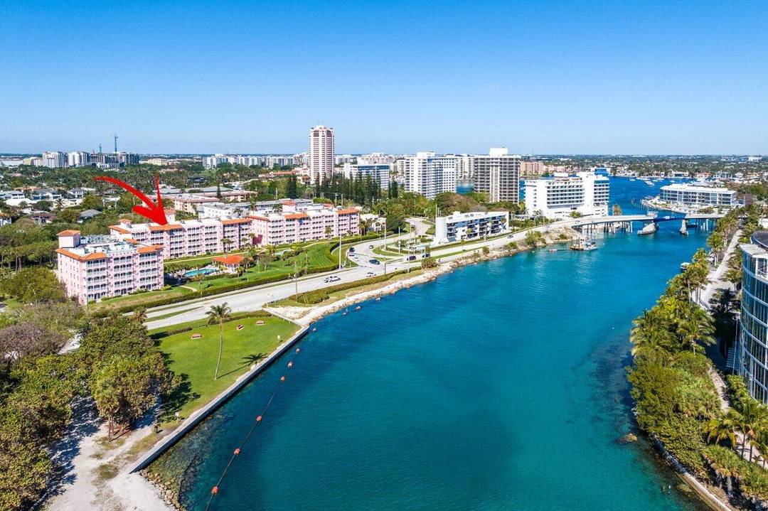 Incredible views of the Boca Inlet, ocean and pool from this 2nd floor fully furnished condo.