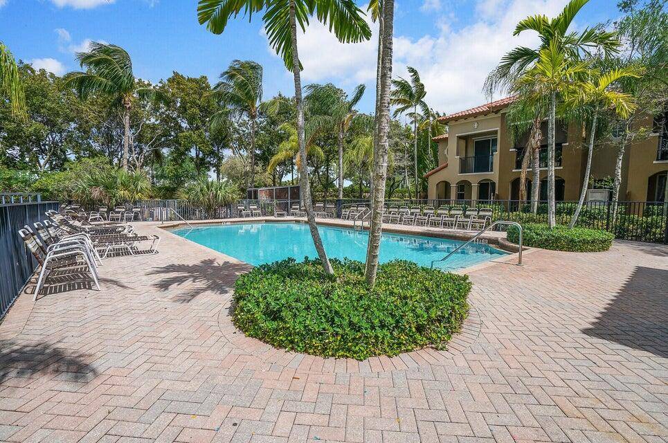 This beautifully upgraded 3 bedroom, 2.