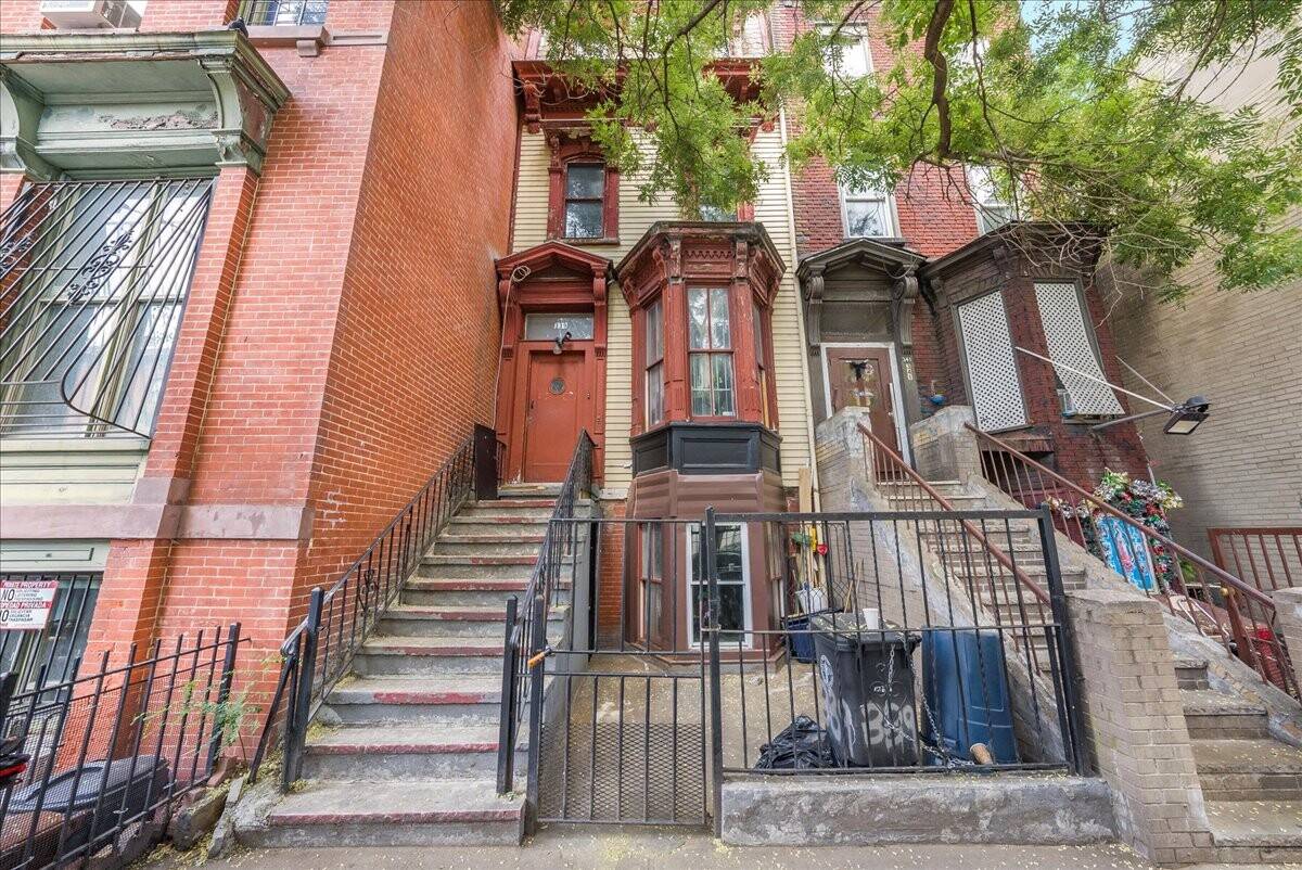 Landmark Victorian Townhouse in Mott Haven A rare opportunity to restore a historic treasure in one of the Bronx's most dynamic and rapidly evolving neighborhoods.