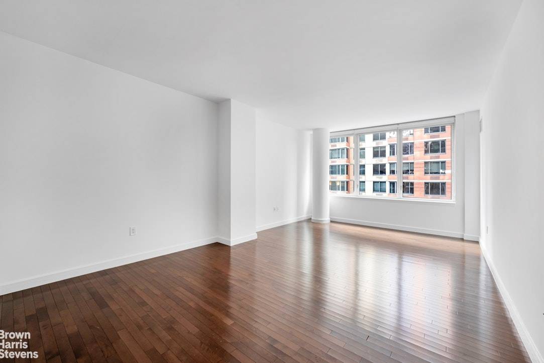 Welcome to apartment 5I at the full service Charleston Condominium.