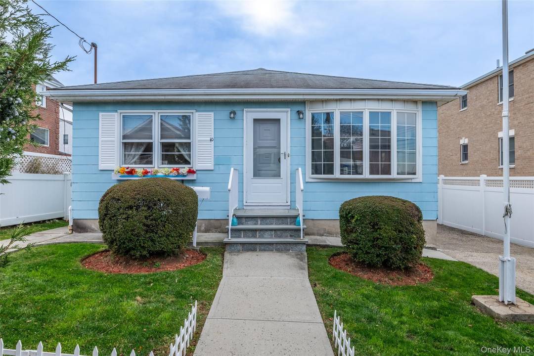 On City Island close to the City Island Harbor Marina.