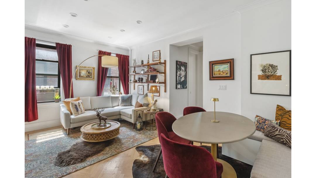 The Total Package In Unit W D, Custom Kitchen, Spa Bath amp ; Resort Style Amenities !