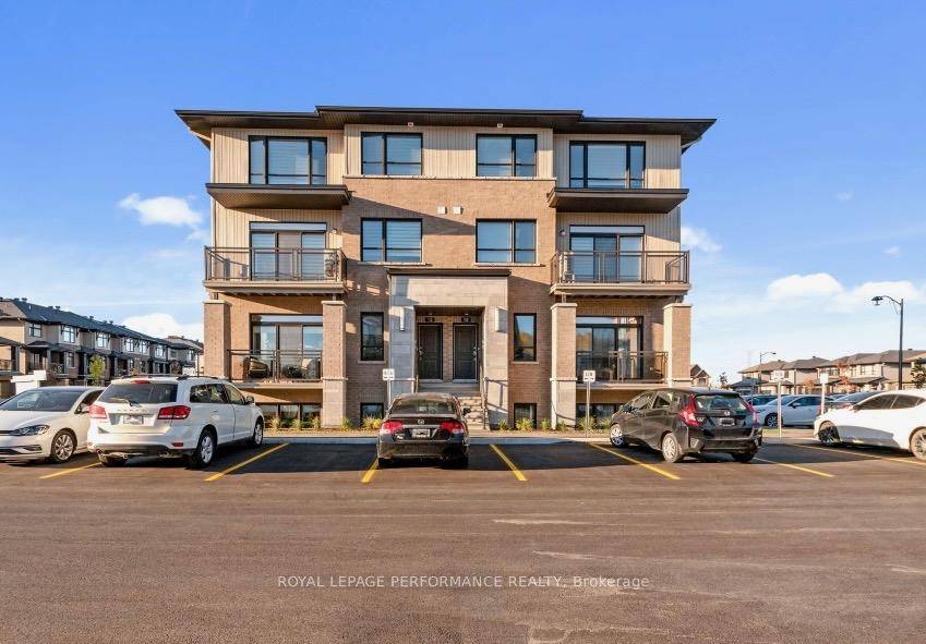 For Rent in Trailsedge This sun filled 1179 sq.
