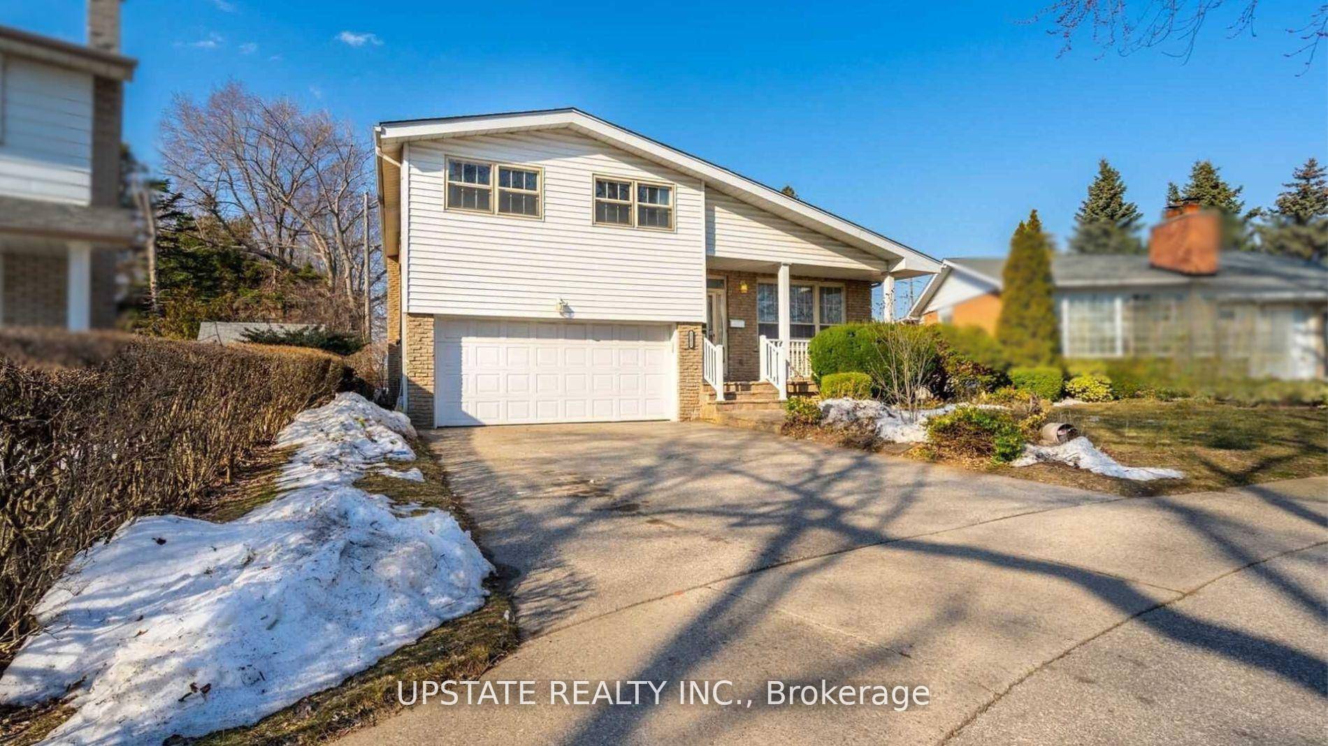 This home is located in the highly sought after Lake view community, is just minutes away from Toronto.