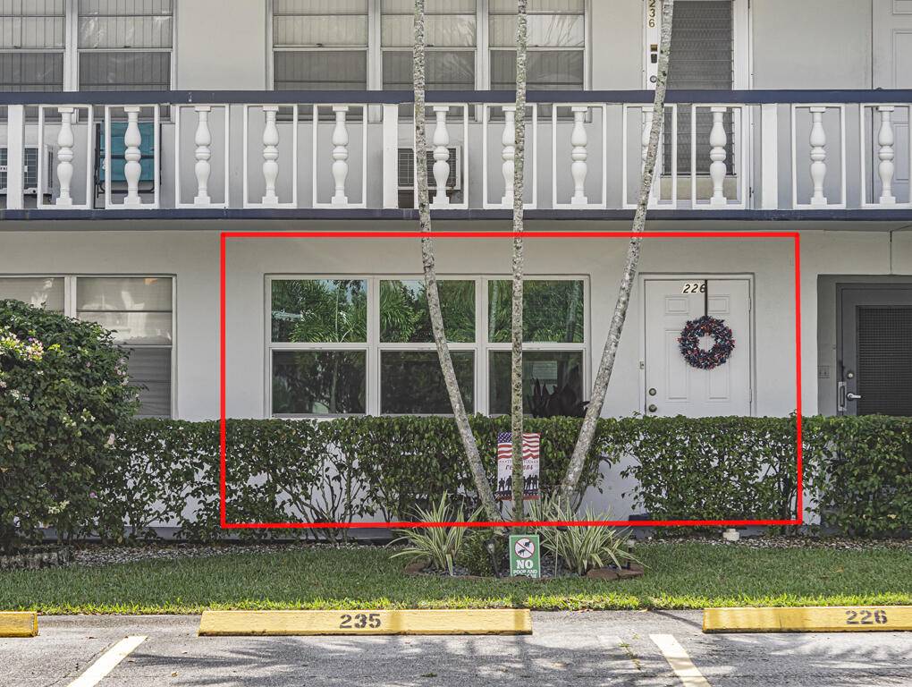 Gorgeous renovated 1 bedroom, 1 bath ground floor unit in an active 55 community !