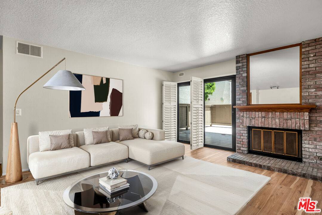 8512   Tuscany Ave 2BR La