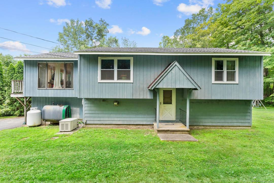 Discover the perfect blend of space, versatility, and potential in this well maintained raised ranch, ideally located in the charming town of New Hartford.