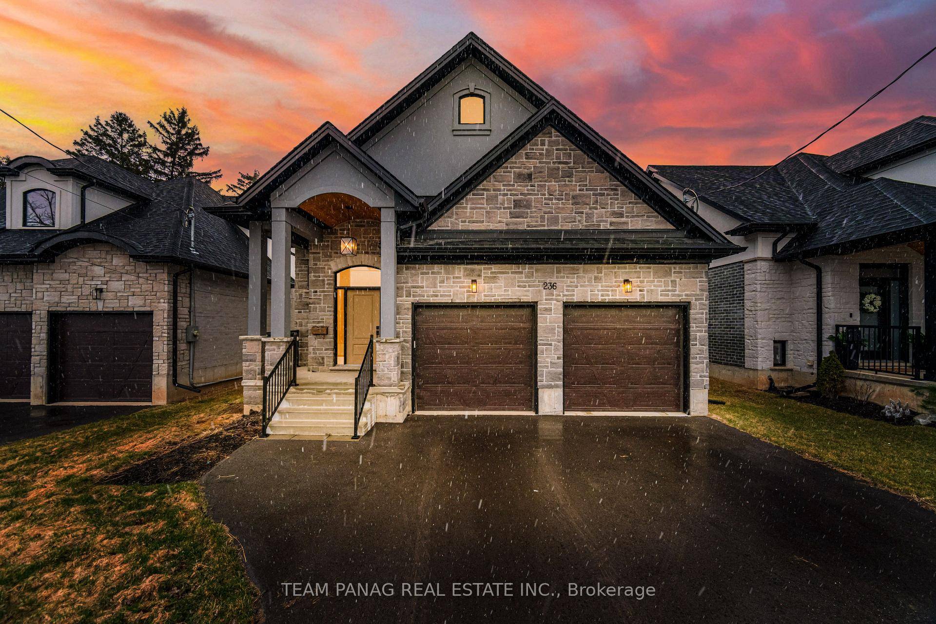 Welcome to 236 Mount Pleasant Street, a luxurious modern home in the prestigious Lions Park Estates community of West Brant, Brantford.