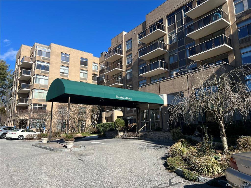 Beautiful and nicely renovated corner 2BR 2.