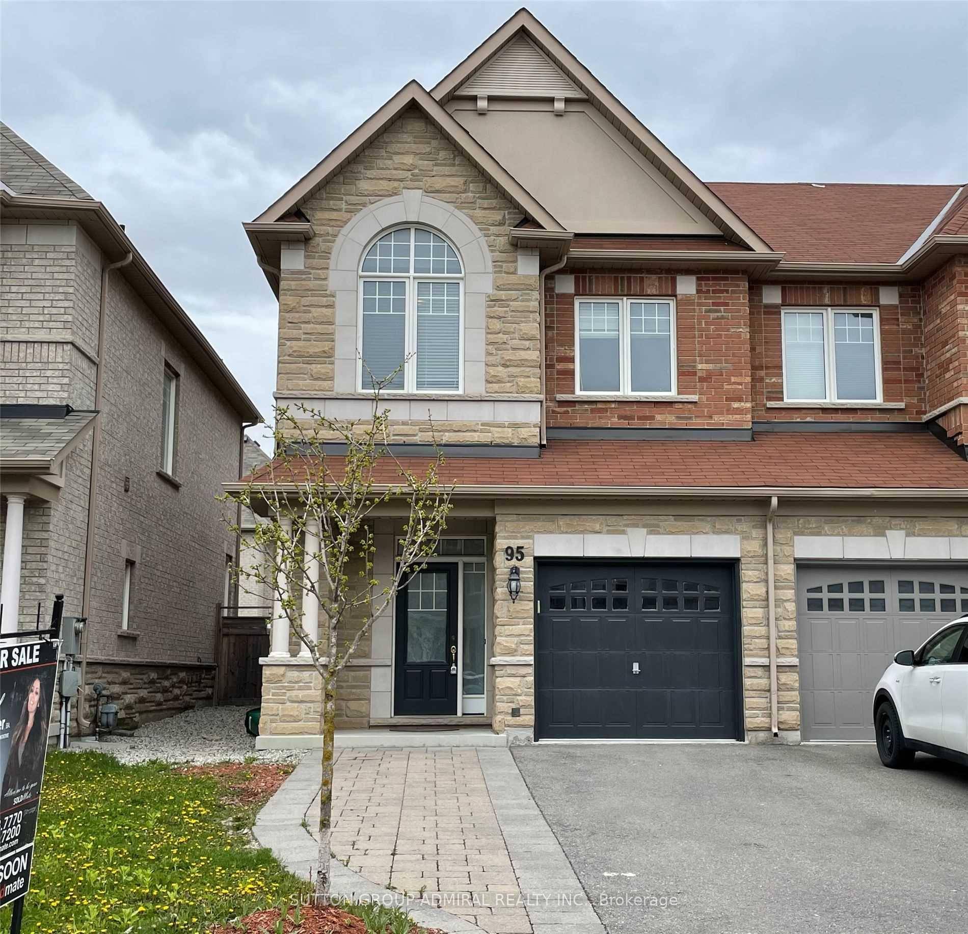 End Unit Freehold Executive Town Home Built By Minto Boasts 9Ft Ceilings, Dark Hardwood On Main And Upper Hall, Dark Stained Oak Circular Staircase, Wrought Iron Pickets, Taller Uppers Kitchen ...