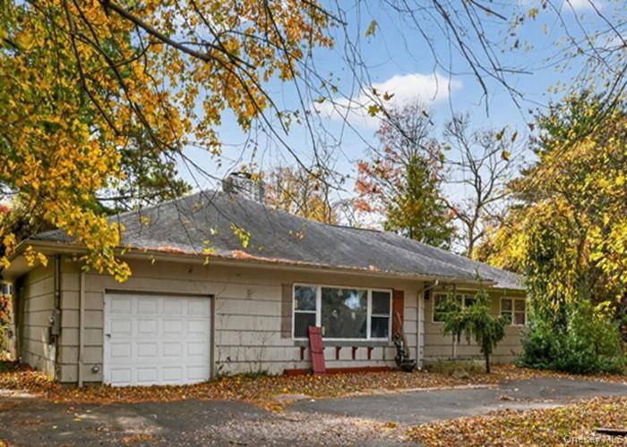 Attractive opportunity to own this Ranch style home located in Huntington Station.