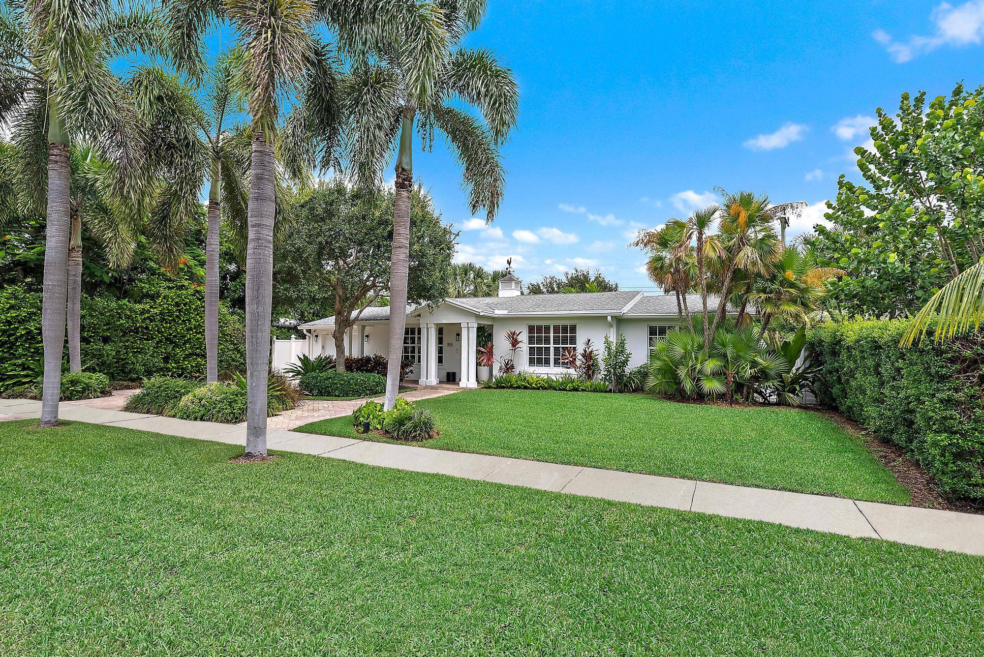 Just one block from scenic South Flagler Drive and the Intracoastal, this fully renovated 3BD 2BA gem in the coveted ''SoSo'' neighborhood offers style and lifestyle.