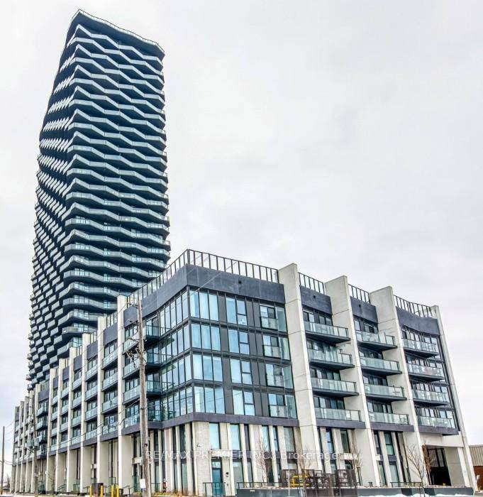 For Lease Stylish 1 Den at Thirty Six Zorra !