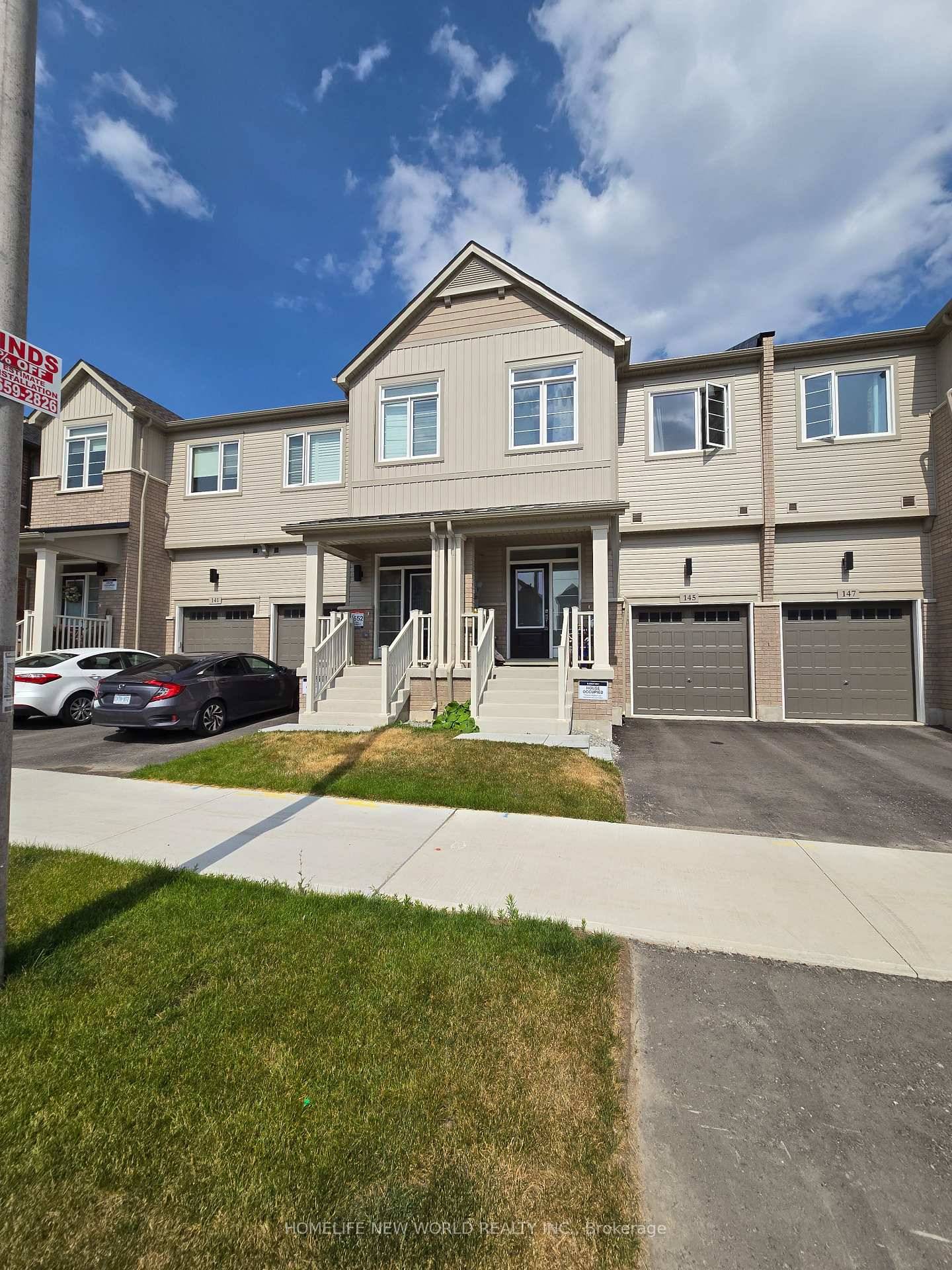 Stunning 2 Story Townhome at Prime Location of Barrie, 1660 Sf Above Grade, Bright and Spacious, Open Concept Kitchen and Living Room, Quartz Counter Top, Stainless Steel Appliances, Laundry Upstairs, ...