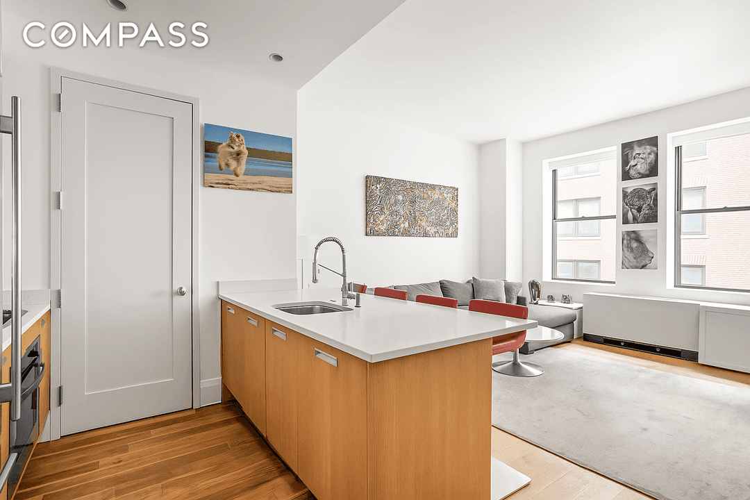 Welcome home to Apartment 6B, a spacious and well designed 1 bedroom, 1 bathroom condo in the heart of the Financial District.
