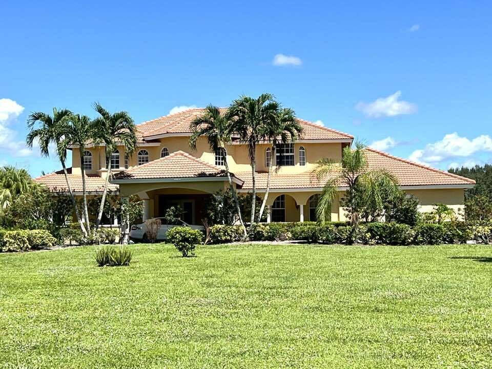 Fantastic opportunity to own a very amazing property with lots of potential.
