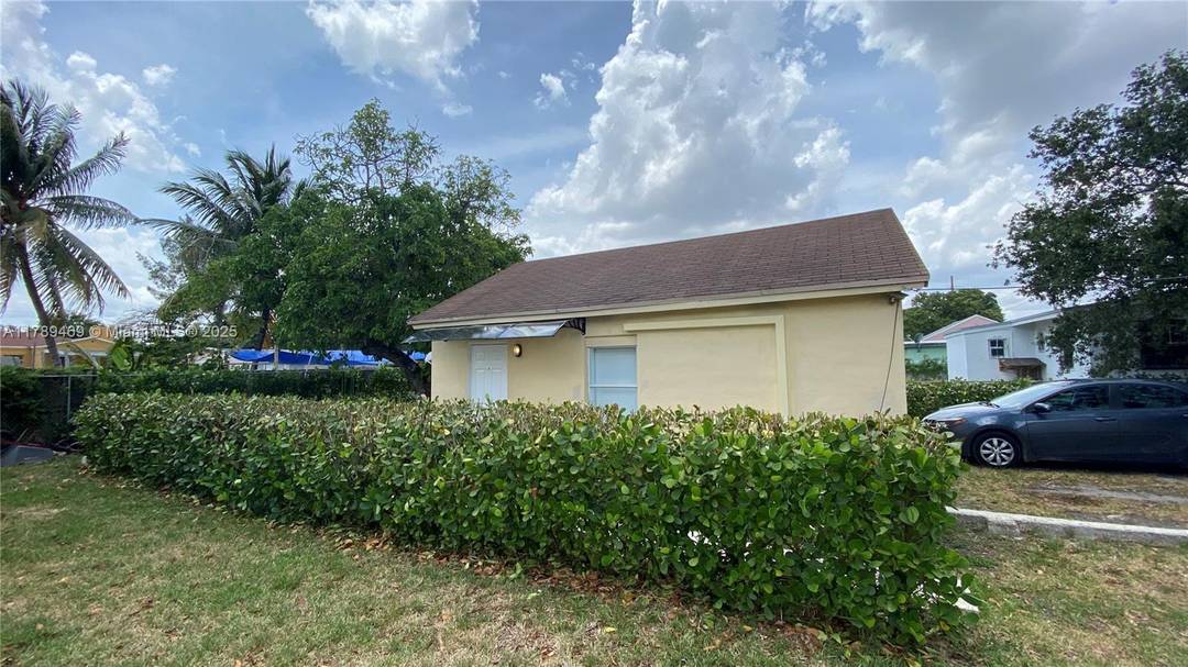 Beautiful duplex property fenced with gorgeous landscape privacy edge, fruit trees, etc.