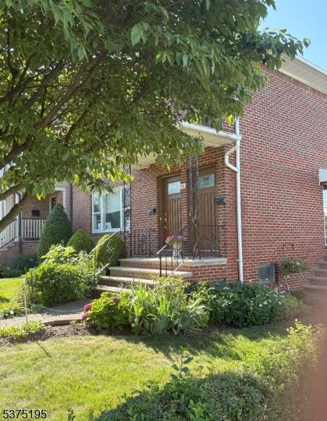 Beautifully Updated 3 Bedroom, 2 Bath Apartment Prime Millburn Location.