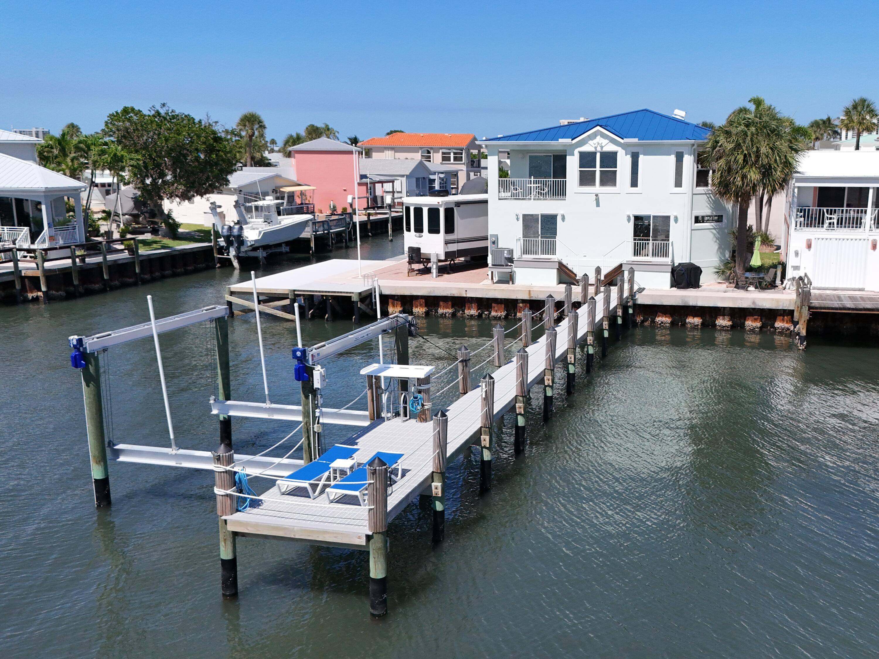 Waterfront living at its best !