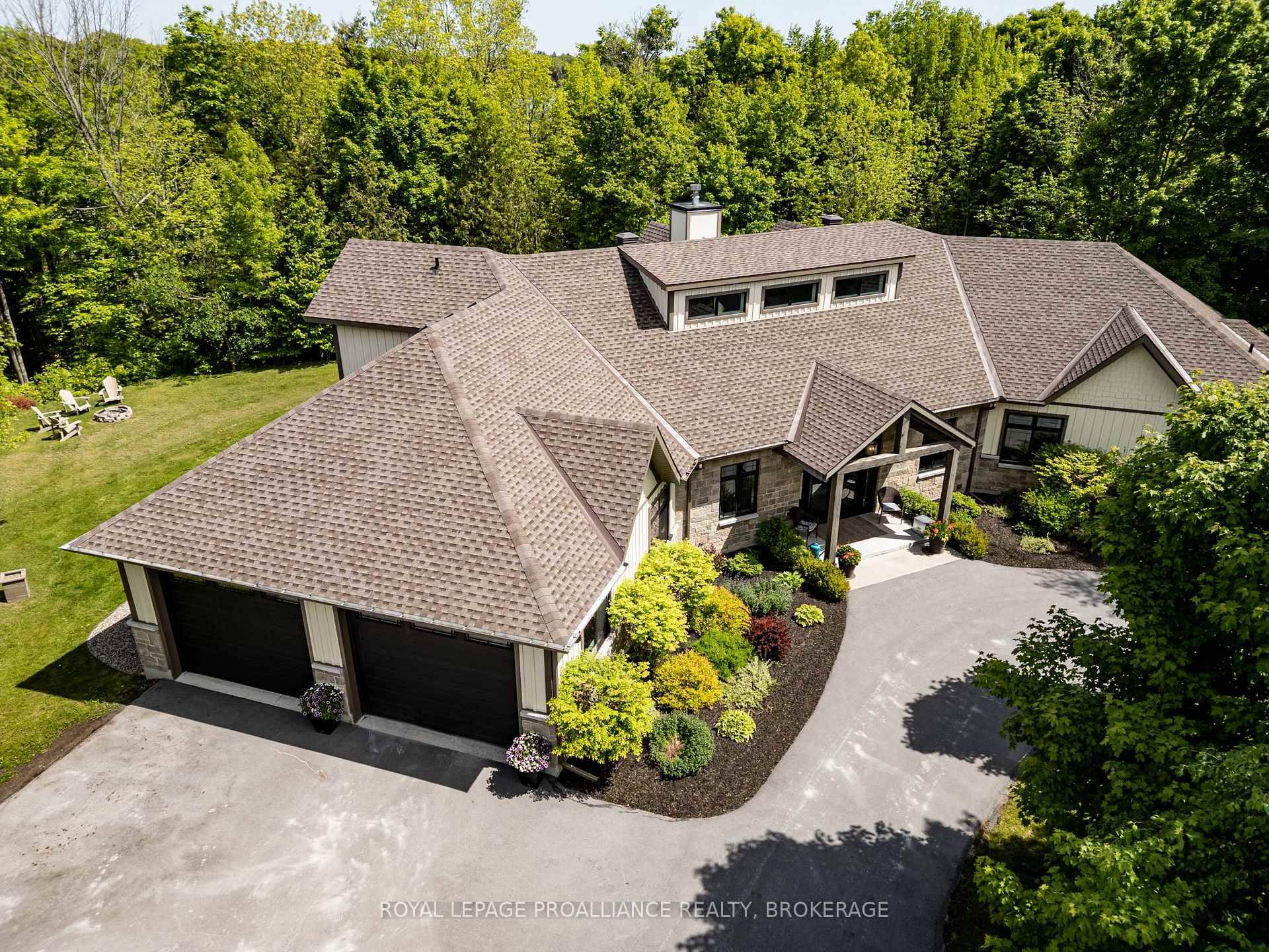 Luxury Living in the Exclusive Applewood Lane Community.
