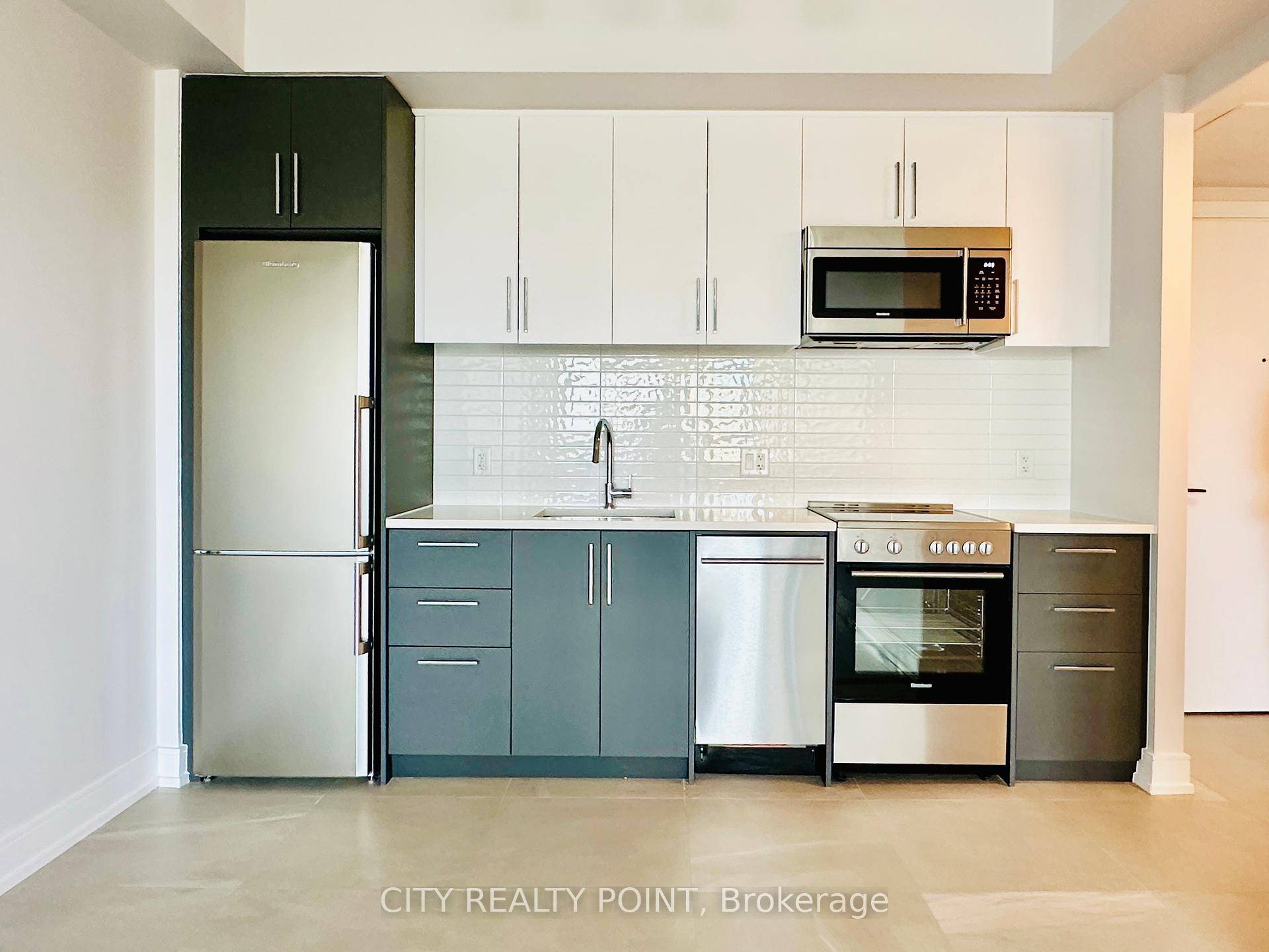 Amazing 1 Bedroom 1 Bath ONE MONTH RENT FREE Brand New, never lived in with plenty of closet space and in a building with amazing vibe.