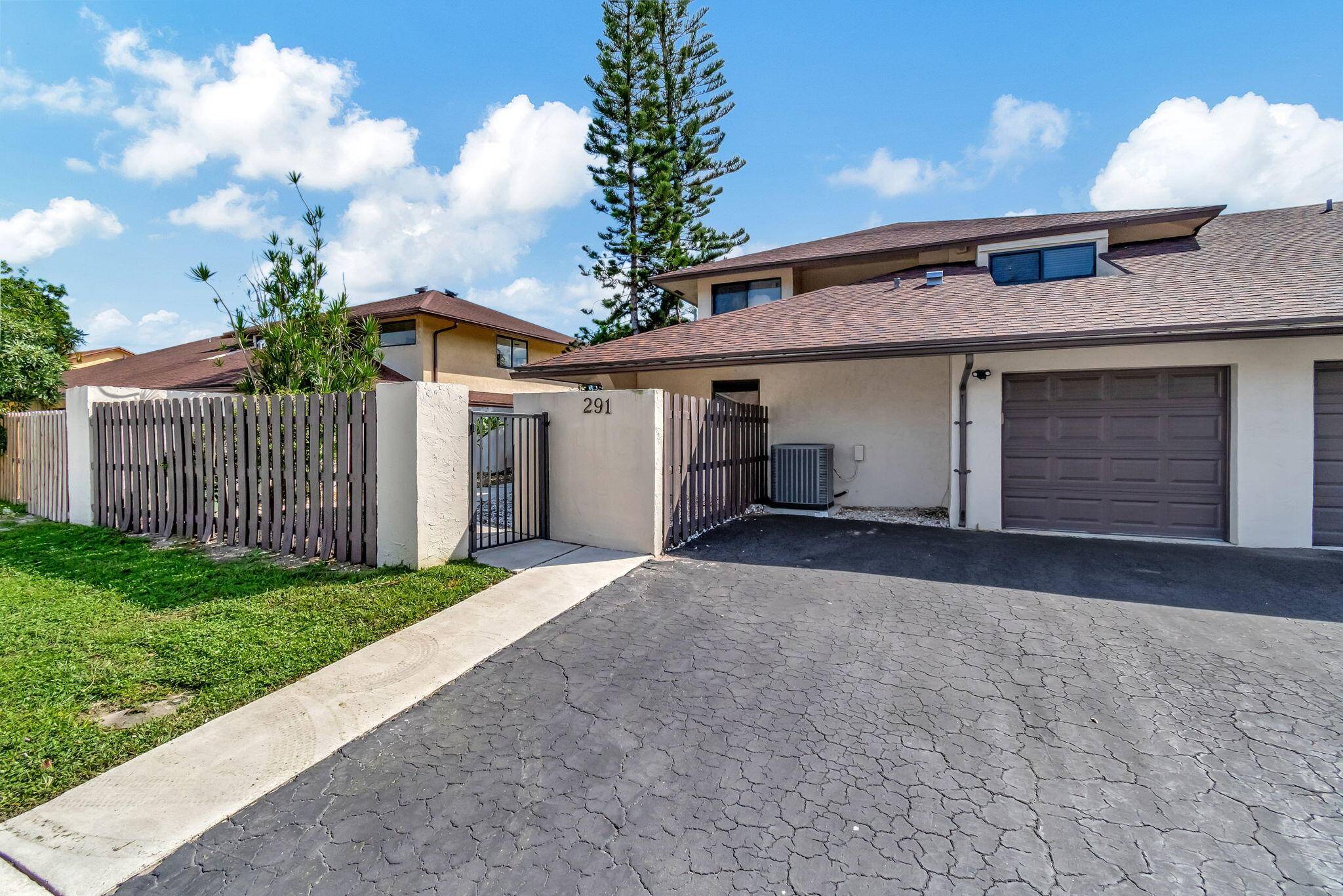 Welcome to the perfect rental oasis !