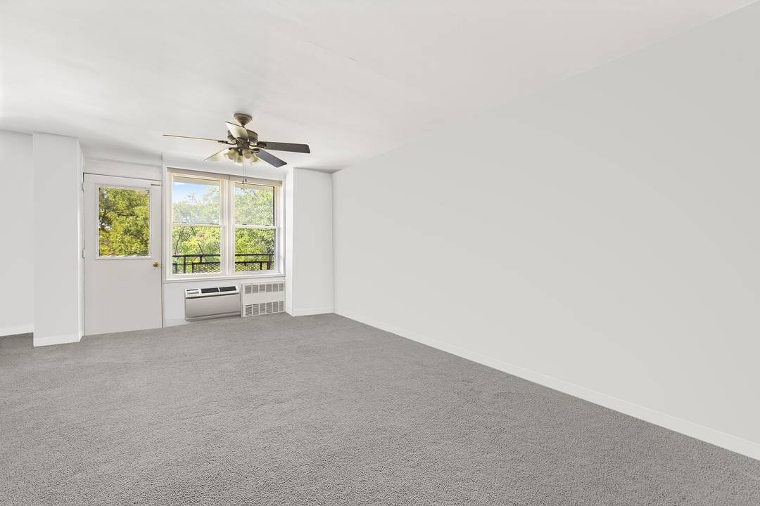 These photos have been virtually staged and some items have been removed for purposes of decluttering and for you to visualize the space as it has the potential to be.