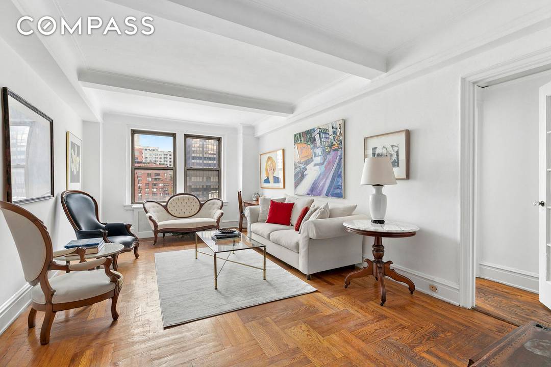 Imagine the possibilities in this oversized top floor corner one bedroom home with glorious light and open Northern and Eastern views in every room.