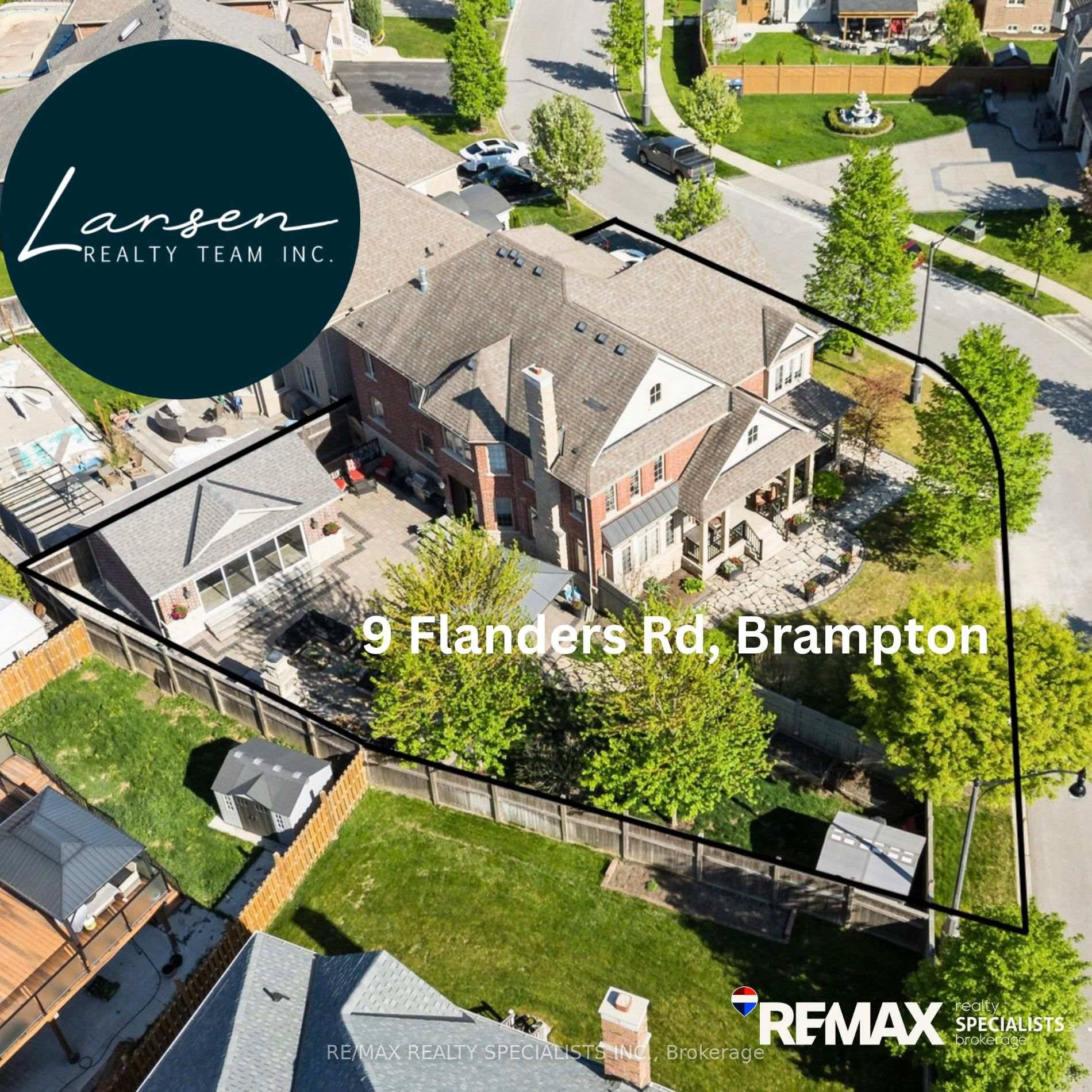 Welcome to 9 Flanders Rd, an exquisite detached residence where modern elegance meets unparalleled comfort.