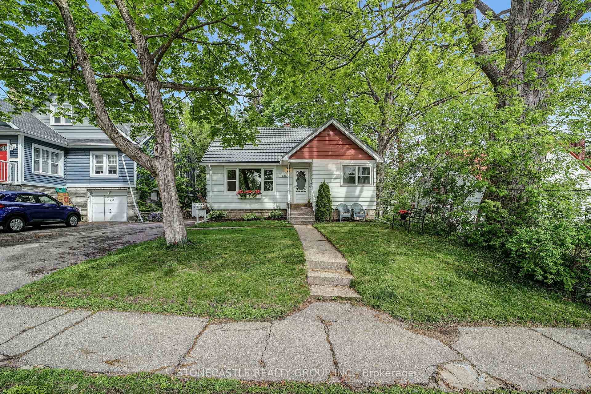 Charming Home Just Steps to Lake Couchiching amp ; Downtown Orillia.