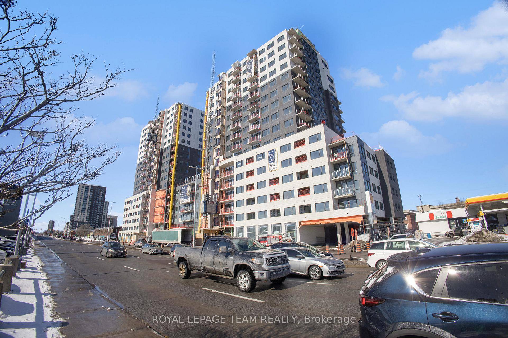 1 bedroom apartment FOR RENT.