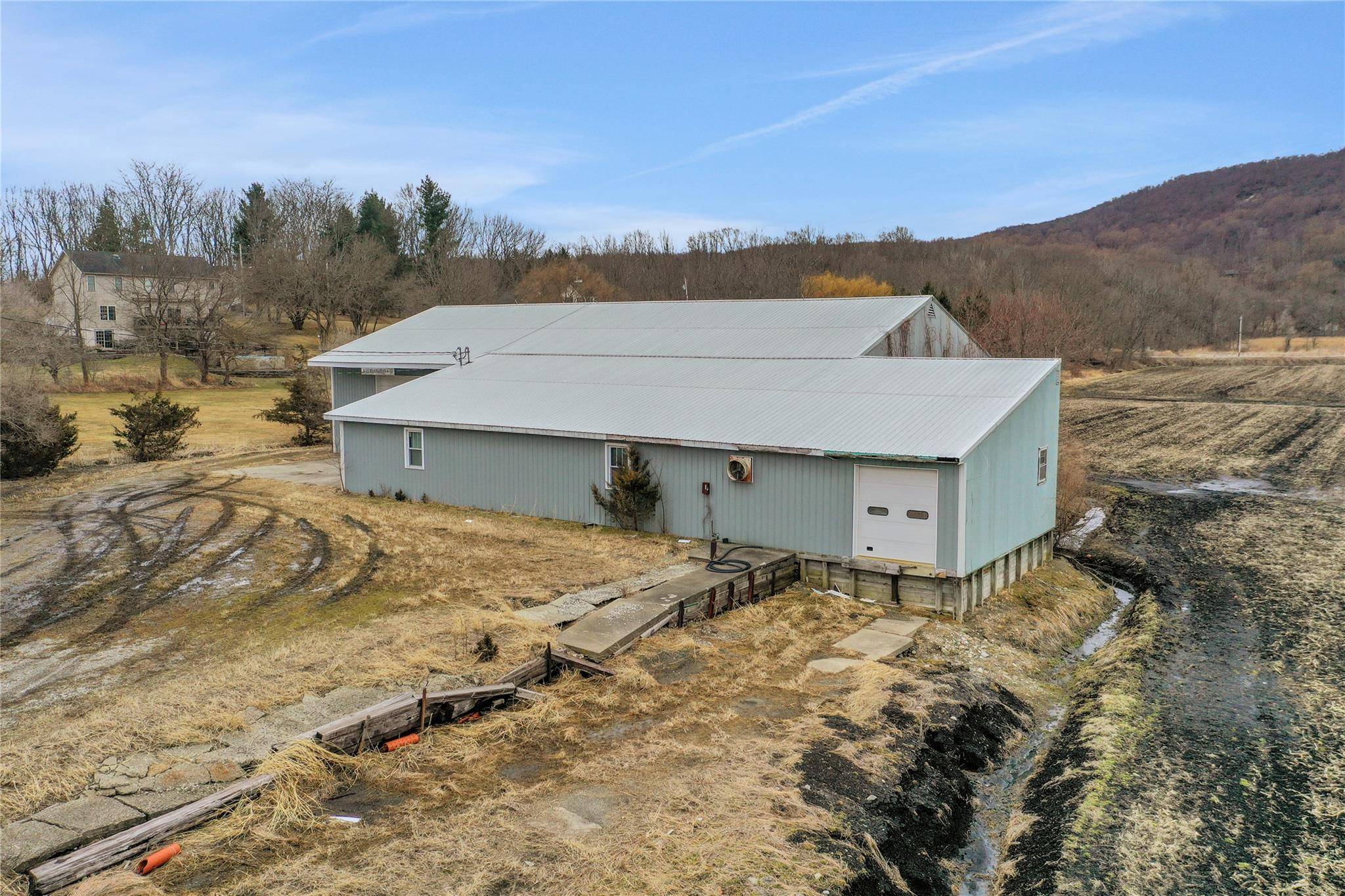 Excellent opportunity located at 350 Newport Bridge Rd in Warwick, NY, this 15.