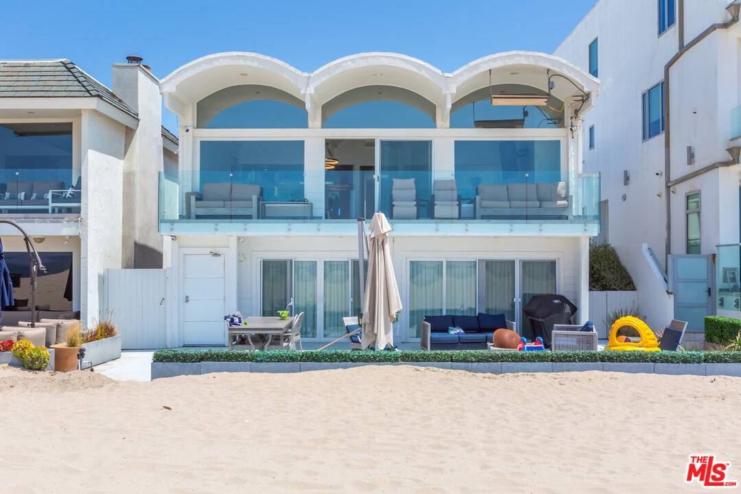3806   OCEAN FRONT WALK LA