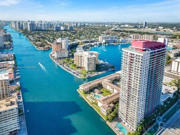 Beachwalk Resort is located 7 minutes walking to the beach.