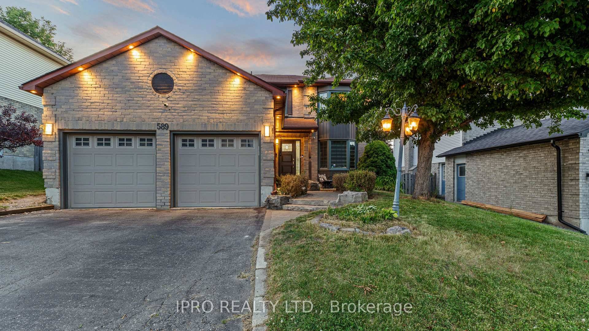 Welcome to 589 Prestwick Dr in the sought after McLaughlin neighborhood of Oshawa !