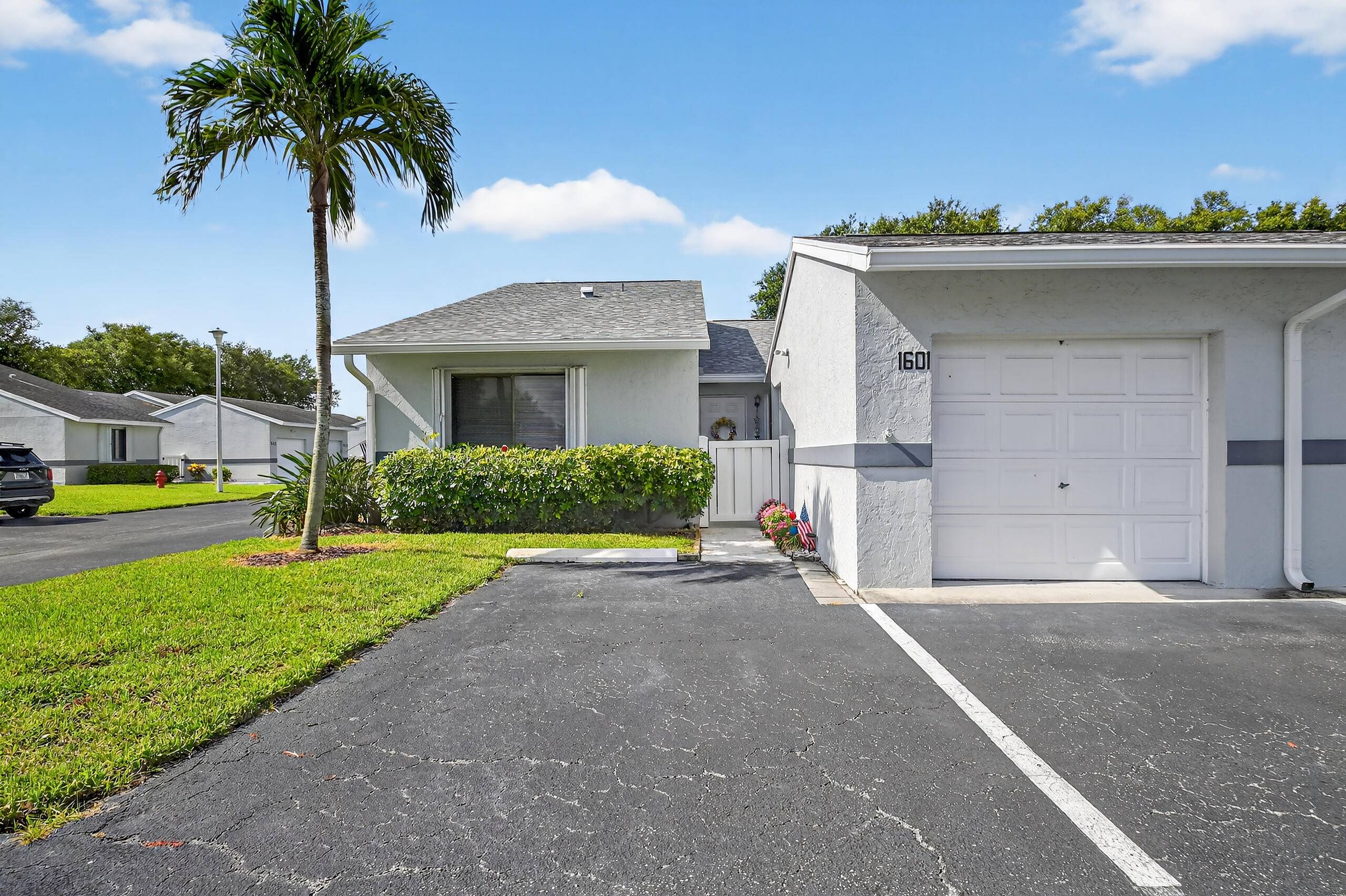 MUST SEE TO EXPERIENCE RARELY ON THE MARKET 3 BEDROOM, 2 BATHROOM END CORNER VILLA WITH COURTYARD ENTRY AND GARAGE.