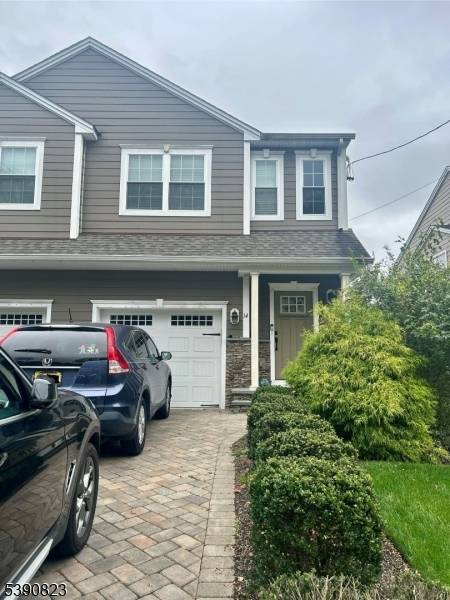 Rare opportunity to rent a 2019 built luxurious townhome in the Forest Park Commons in a great neighborhood of Livingston.
