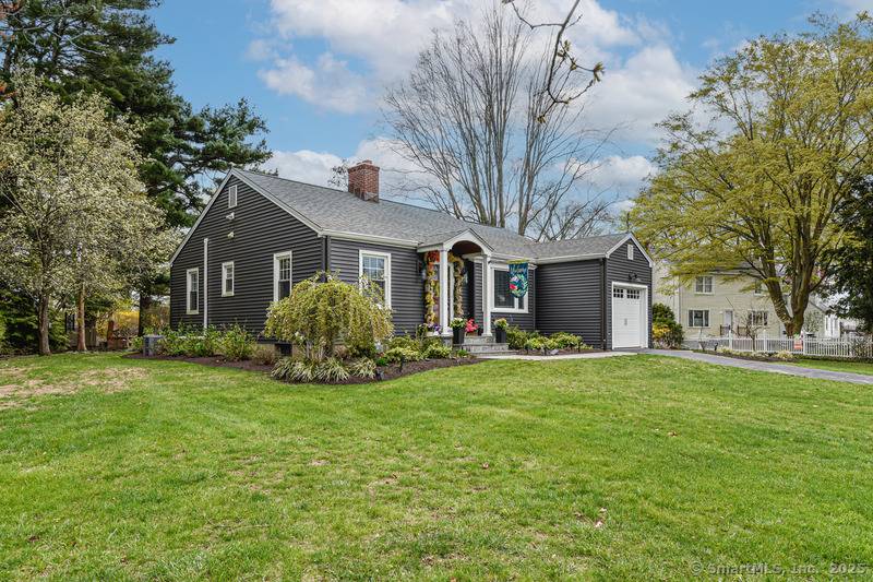 Get ready to fall head over heels for 40 Washington Street !
