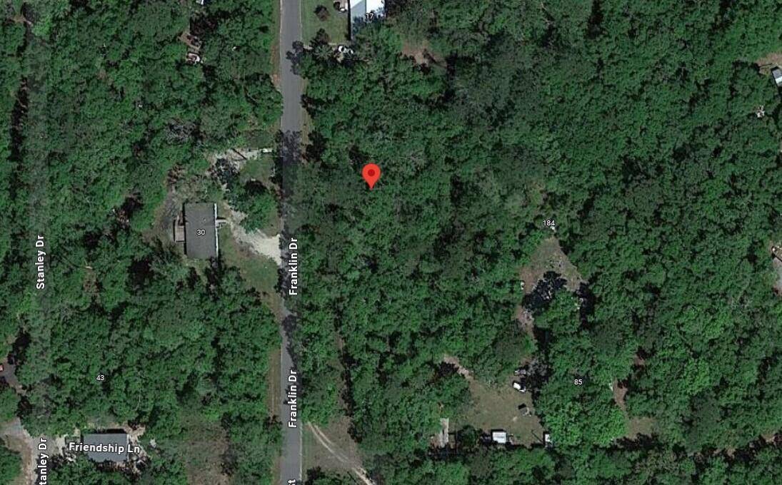 Multi Lot Opportunity in Lake Ellen Estates Crawfordville, FL Build or bring your home to this 0.