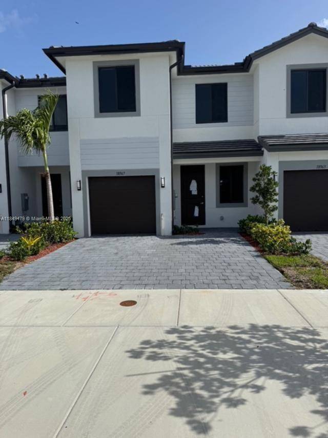 READY TO MOVE IN, NEW CONSTRUCTION, 3 BEDROOMS AND 2.