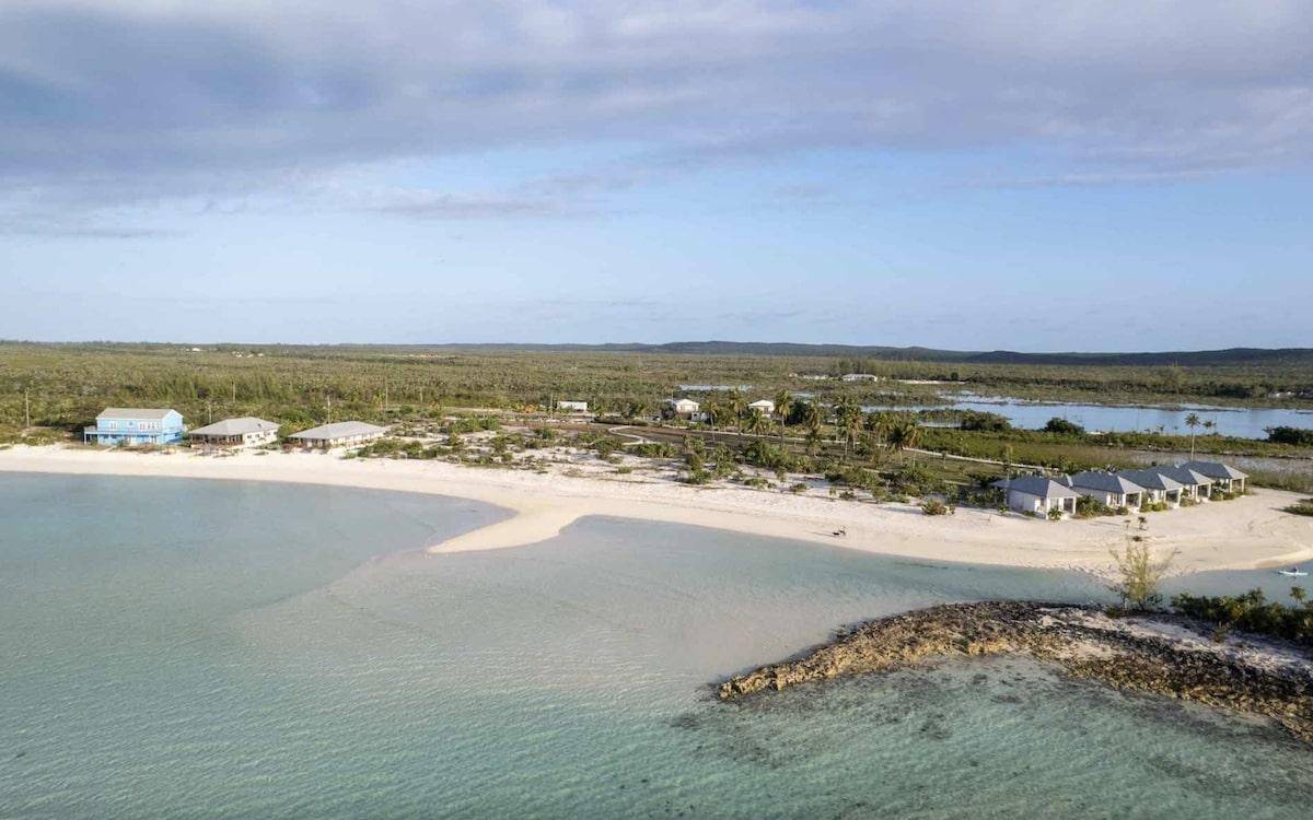 FOUNTAIN BAY BEACHFRONT Land Cat-Island