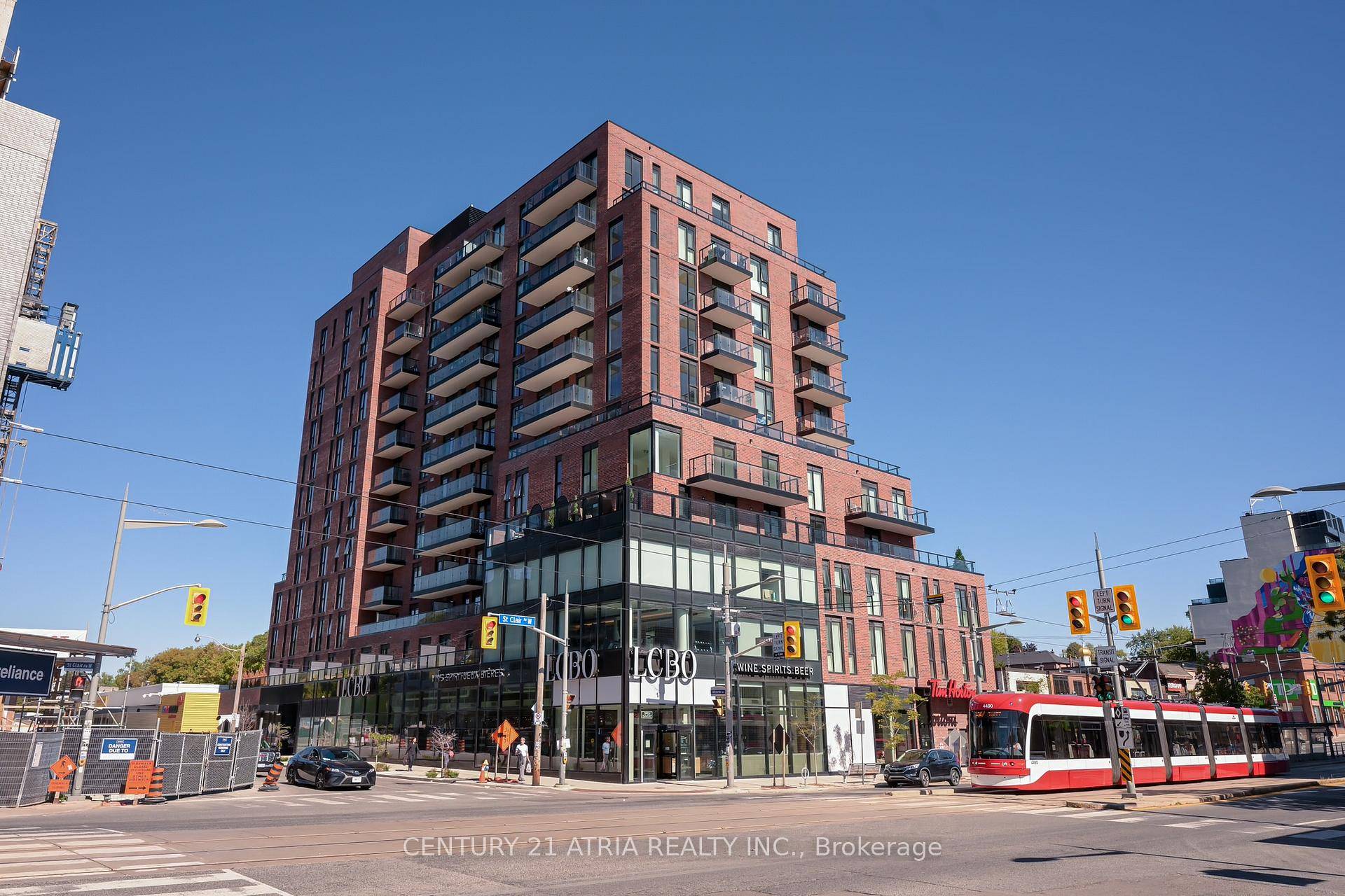 Your chance to own a stunning 2 1 bedroom, 2 Full baths condo in one of Toronto's most vibrant neighborhoods St.