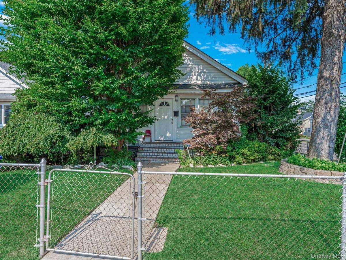 Check out this wonderful home in the heart of Hempstead.