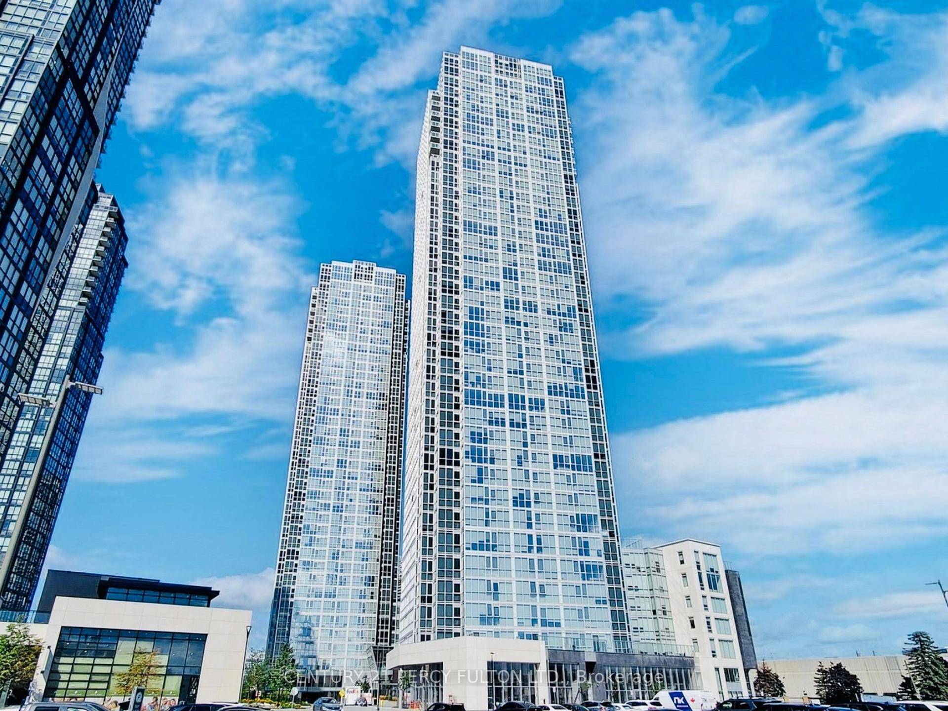Welcome To This Stunning 1Bedroom Den Condo In A Prime Vaughn Location !