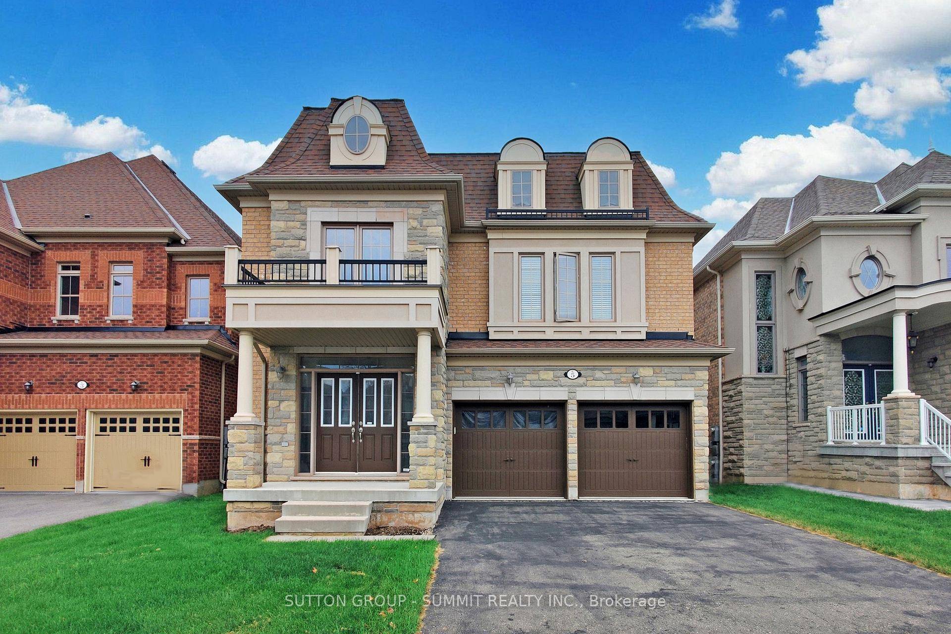 Located in The Estates of Credit Ridge, in the Credit Valley community of Brampton.