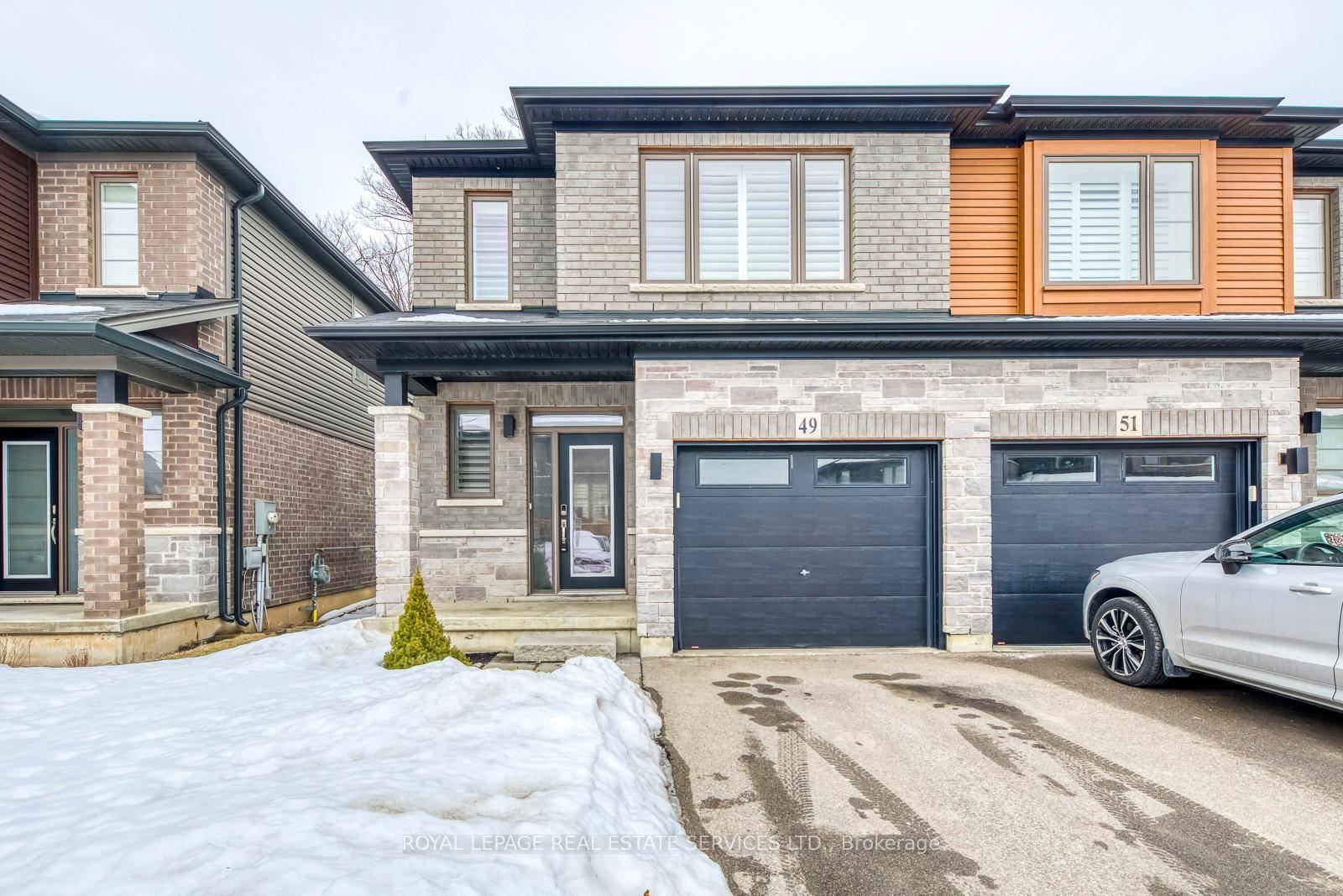 Stunning 3 Bed, 3. 5 Bath Semi Detached Home for Lease in Ancaster !