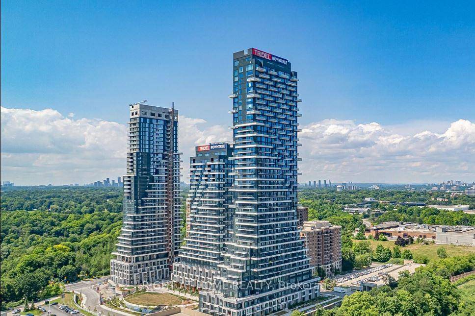Tridel Luxury 1 Bedroom Den amp ; 1 Bathroom Condo Suite At Auberge I.
