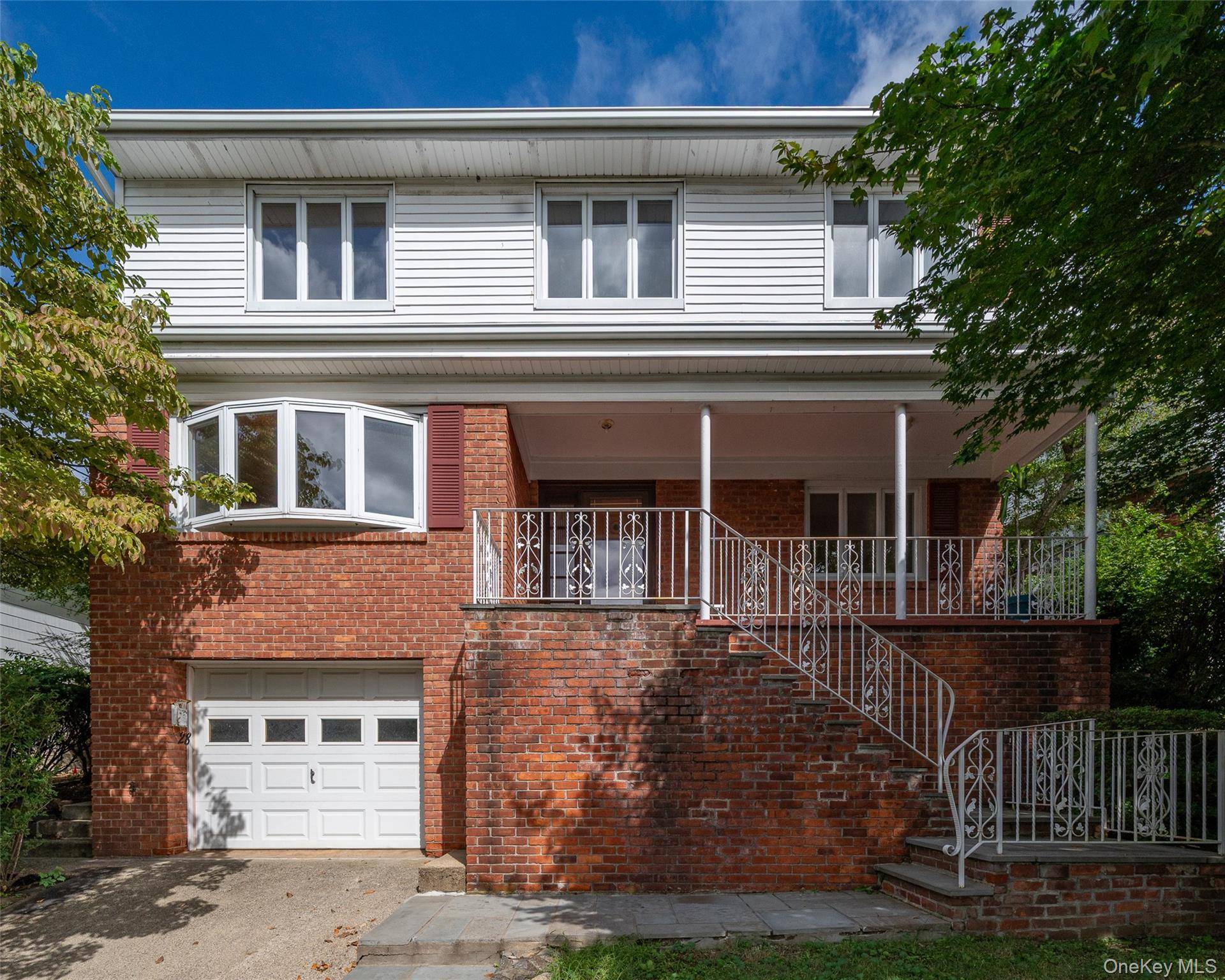 Welcome to 28 Shelburne Road, this well kept home is located in a very quiet section of Yonkers know as Homefield.