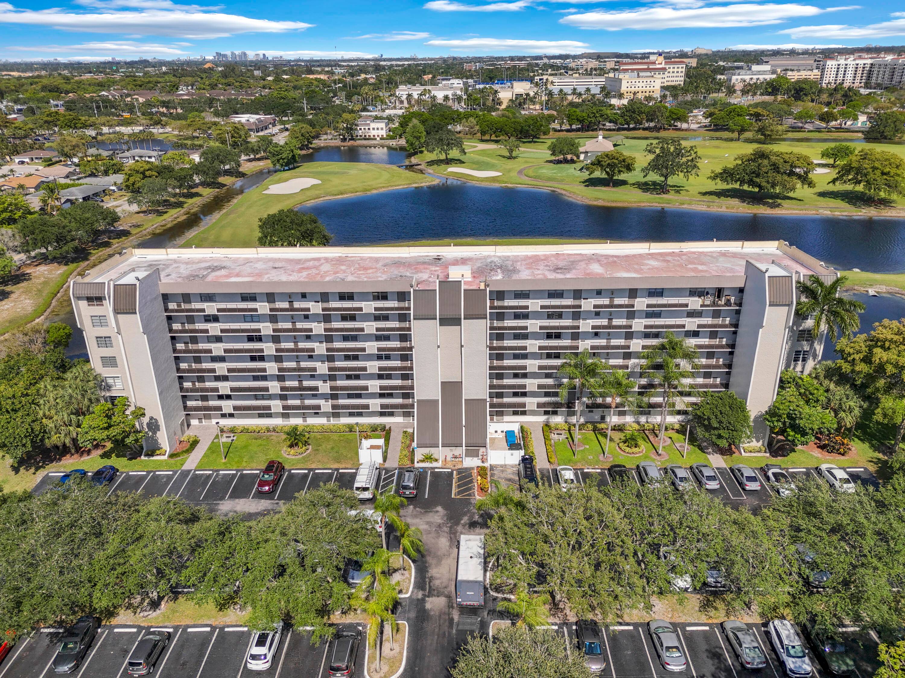 Don't miss this opportunity to own a top floor 2 bedroom, 2 bathroom condo with 1, 180 sq.