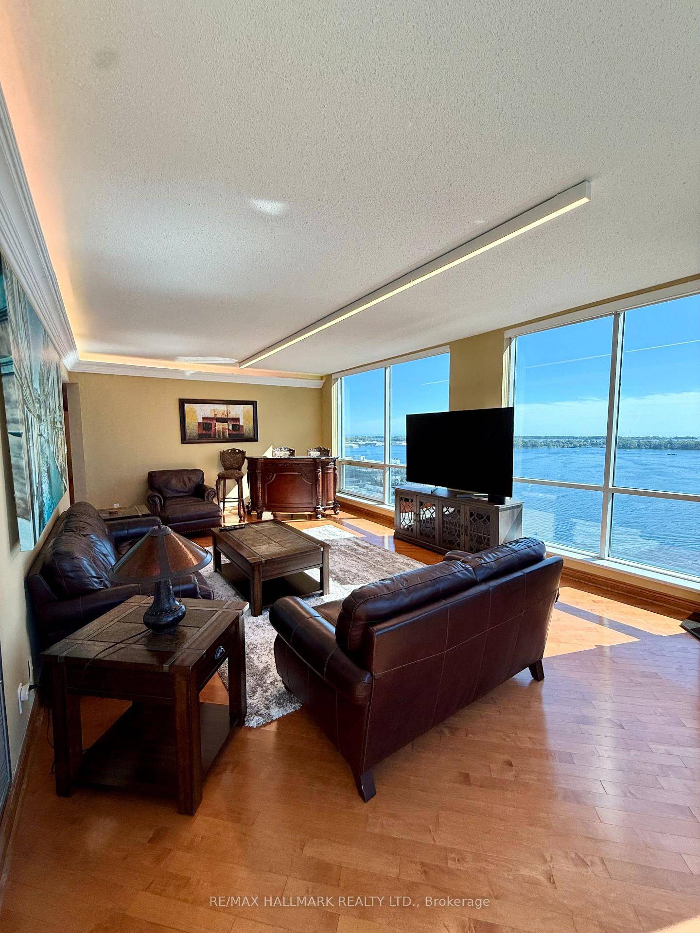 Stunning South Facing Upper Penthouse at 10 Queens Quay !